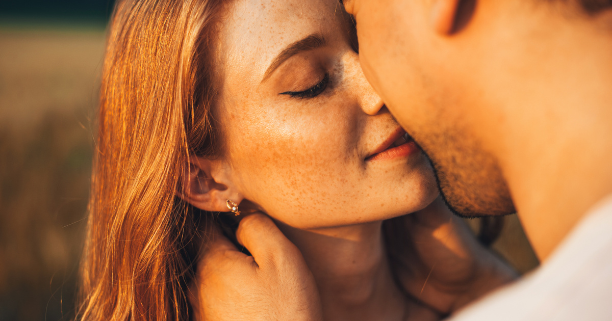 A nőknek fontosabb a csók a kapcsolatban, mint a férfiaknak?