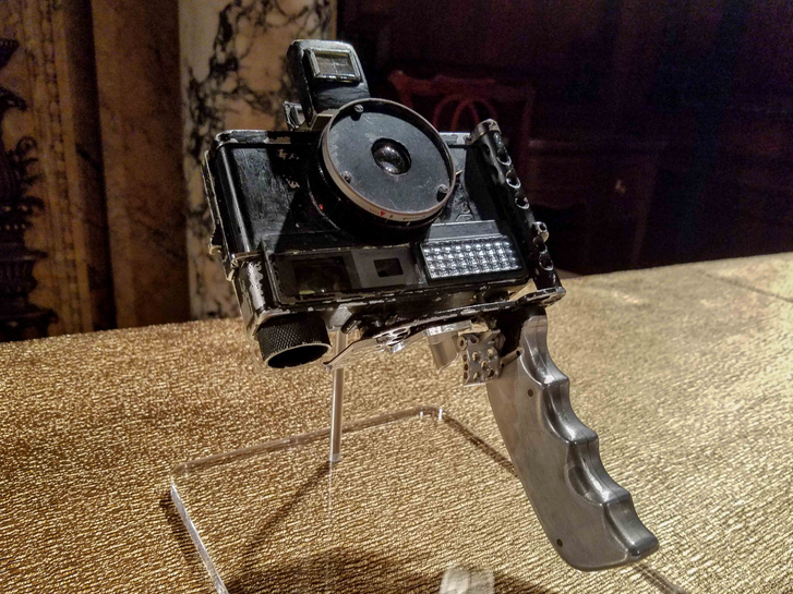 S lőn automatikus világosság – Glenn fényképezőgépe a Smithsonian múzeumban