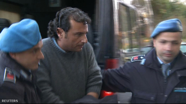 Bilincsbe verve viszik börtönbe Francesco Schettinót Grosettóban