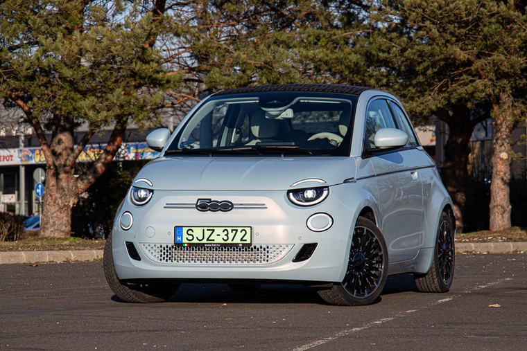 Listánk negyedik helyén a Fiat 500e 23,8 kWh kapacitású akkumulátorral felszerelt változata