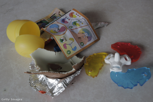 A klasszikus tojás csokija mellé kapunk jó sok műanyagot