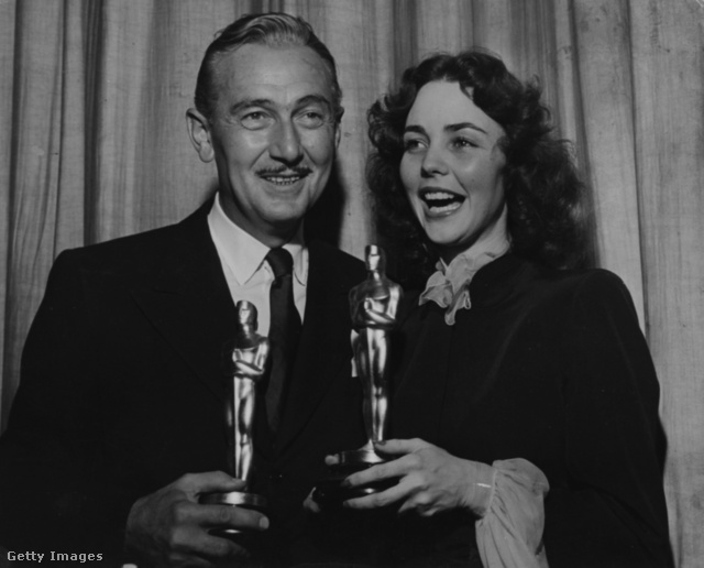 Jennifer Jonesszal, a legjobb női főszereplőnek járó díj gazdájával az 1944-es Oscar-gálán