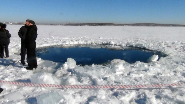A meteorit 6 méter átmérőjű lyukat ütött a Cserbakul-tó jegén februárban