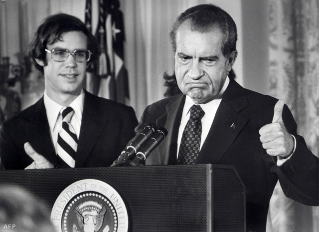 Richard Nixon bejelenti lemondását