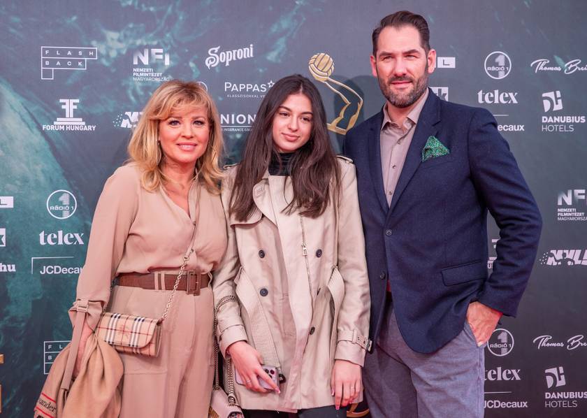 Liptai Claudia lányával, Gesztesi Pankával és férjével, Pataki Ádámmal A nemzet aranyai díszbemutatóján.
