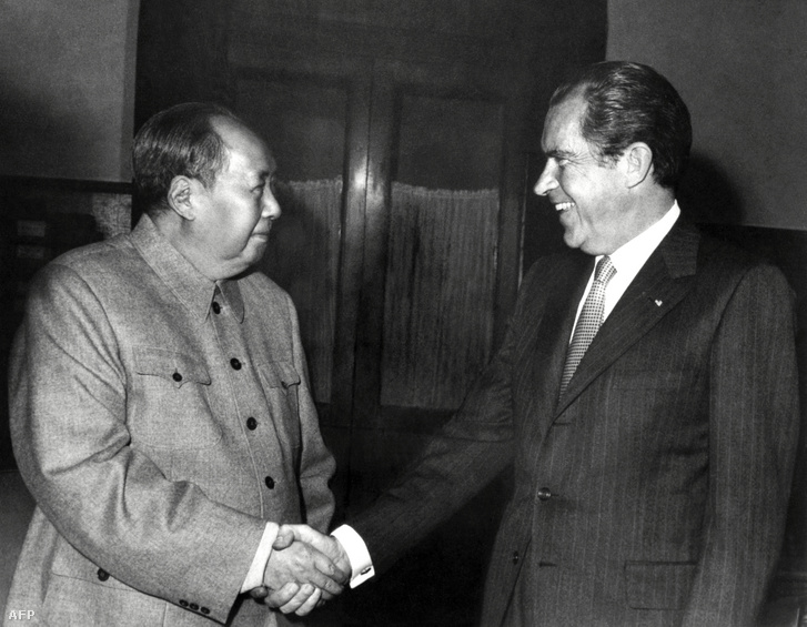 Mao Ce-tung és Richard Nixon Pekingben 1972. február 22-én