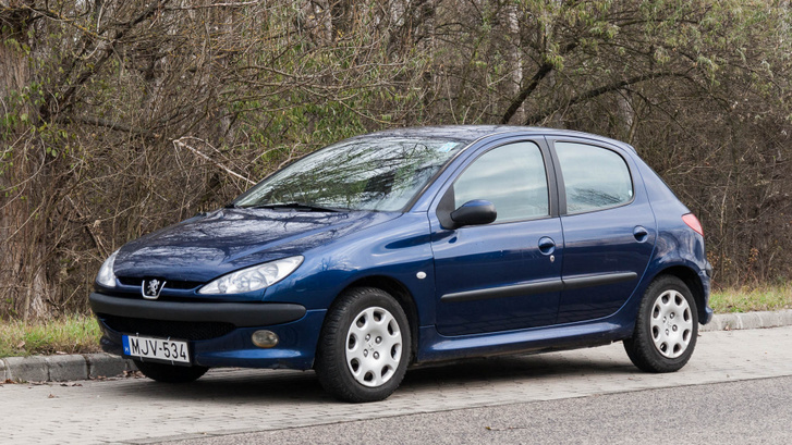 Képen a legendás 1.4 HDI Peugeot 206 - Fotó: Jakusovszky Kristóf/Totalcar