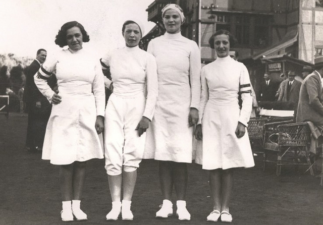Danÿ Margit, Elek Ilona, Bogen Erna és Elek Margit: a magyar Európa-bajnok női tőrvívócsapat 1933-ban