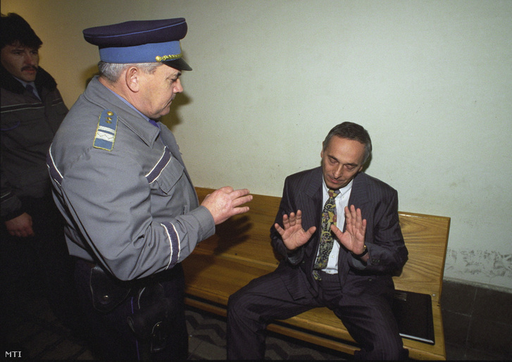 Kunos Péter a bírói meghallgatás szünetében 1994. november 18-án