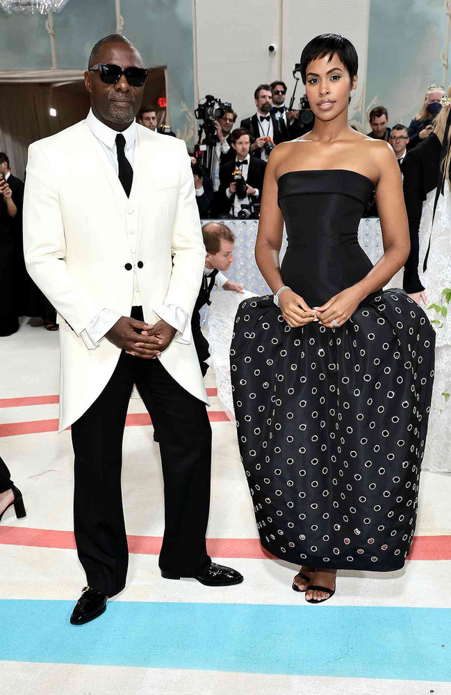 Idris Elba és Sabrina ElbaA színész és felesége mindketten egy Gucci szett mellett tették le a voksukat.&nbsp;