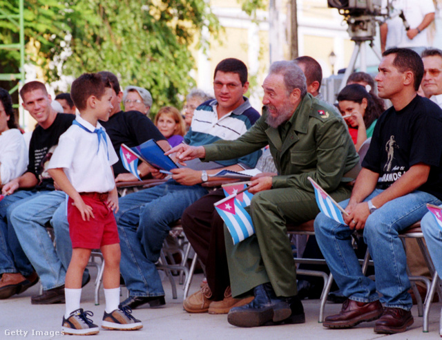 Elián González és Fidel Castro kubai elnök 2001-ben