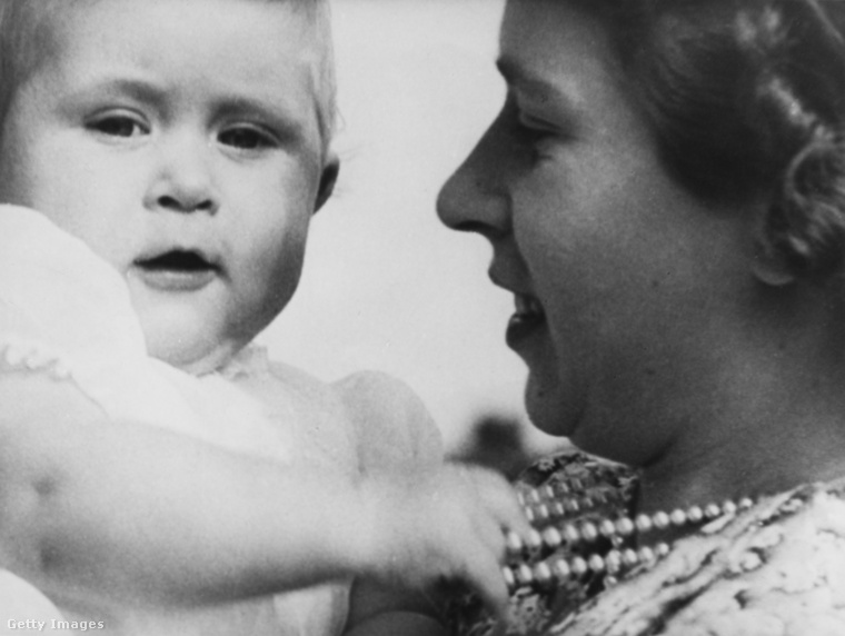 Erzsébet hercegnő és a kis Károly 1949-ben