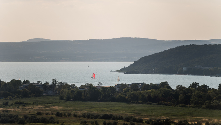 Hatalmas a baj a Balatonnál, a&nbsp;szakértők már nyomják a&nbsp;vészcsengőt