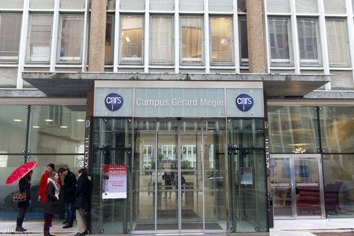 A Centre national de la recherche scientifique (CNRS) (Francia Nemzeti Tudományos Kutatóközpont) bejárata Párizsban