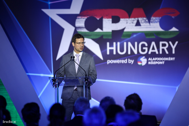 Gulyás Gergely a CPAC Hungary konferencián tartott beszéde közben Budapesten 2023. május 5-én