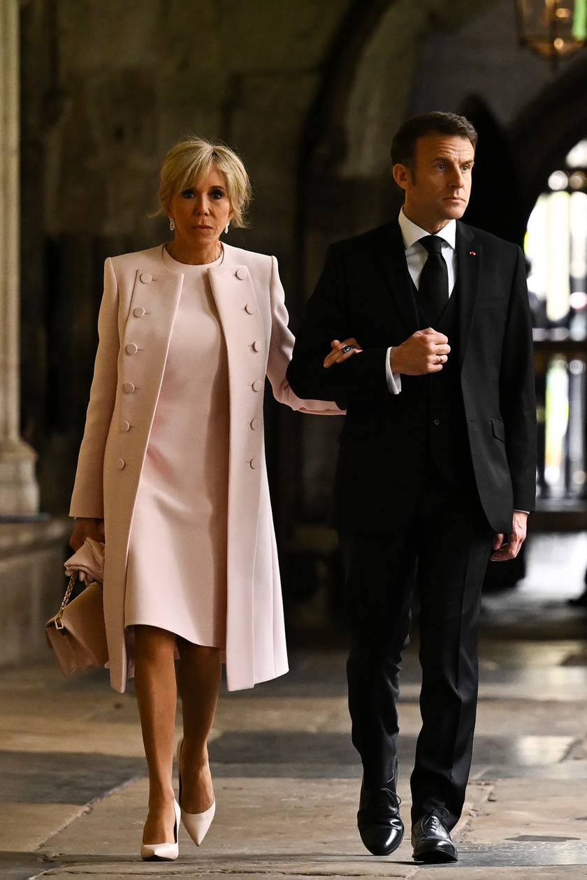 Brigitte Macron és Emmanuel Macron Franciaországot képviselve érkeztek a koronázásra.