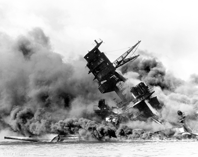 A USS Arizona hadihajó pusztulása Pearl Harbornál