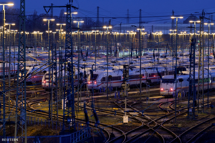 A Deutsche Bahn (DB) nagy sebességű vonatai Hamburgban