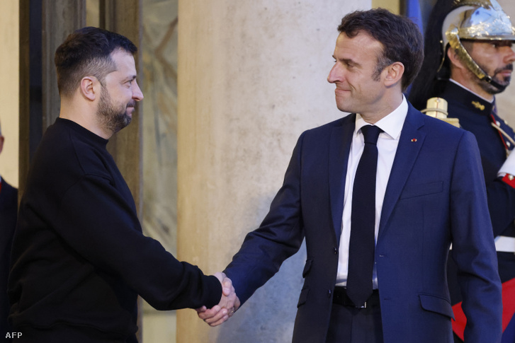 Emmanuel Macron és Volodimir Zelenszkij 2023. május 14-én Párizsban