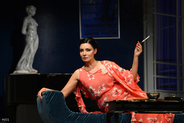 Gregor Bernadett Cecile szerepében Herczeg Ferenc Kék róka című regényéből készült színmű próbáján a budapesti Újszínházban 2019. október 9-én
