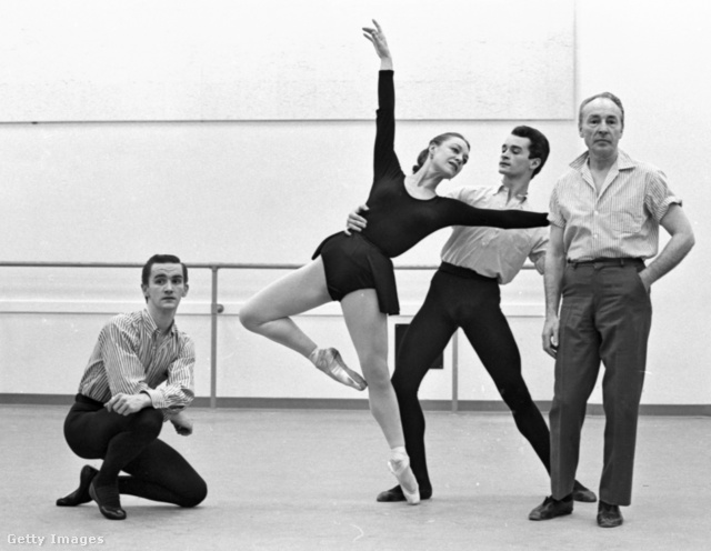 George Balanchine próbát tart Pennsylvaniában 1964-ben