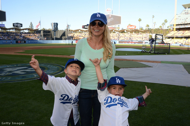 Britney Spears fiaival, Jaydennel és Sean Prestonnal Los Angelesben 2013-ban