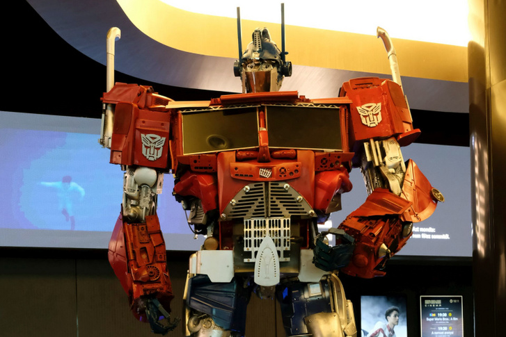 Transformers szobor (fotókredit Magócsi Ildikó)