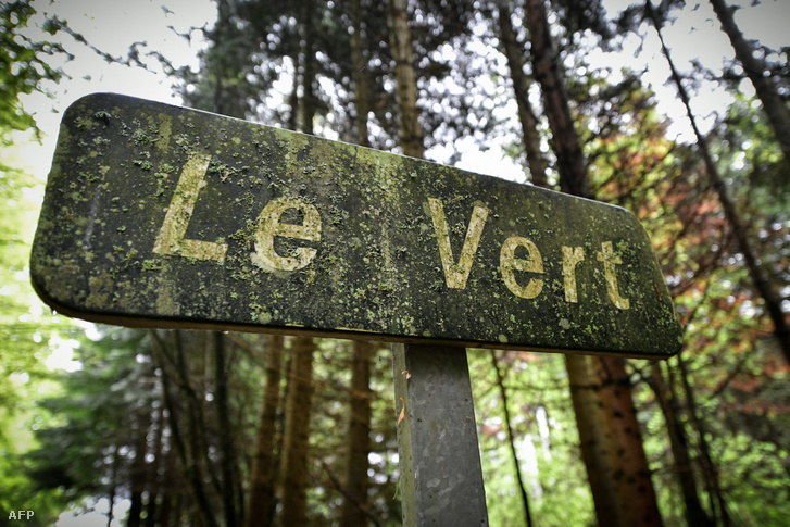 A délnyugat-franciaországi Meymac közelében lévő Le Vert tábla, ahol a tömegsírt keresik 2023. május 16-án