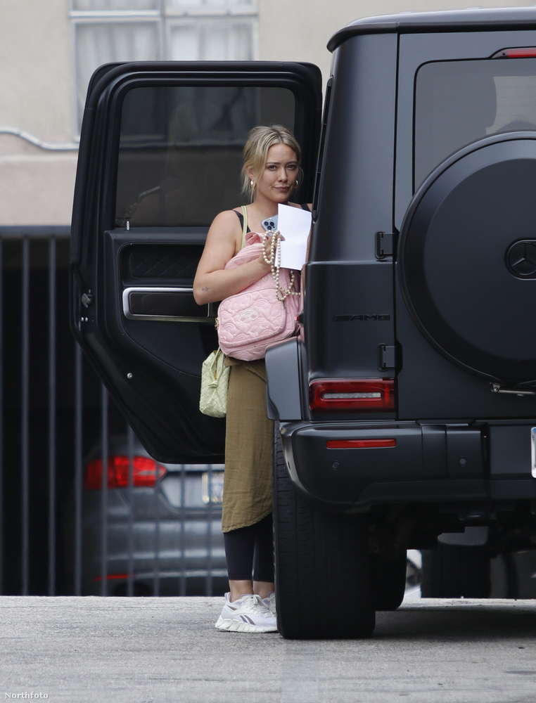 Hilary Duffot bevásárlás közben kapták lencsevégre a paparazzók