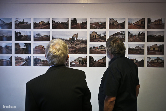 Devecserben a katasztrófa második évfordulóján kiállítás nyílt az eseményeket dokumentáló fotókból. További képeinkért kattintson!