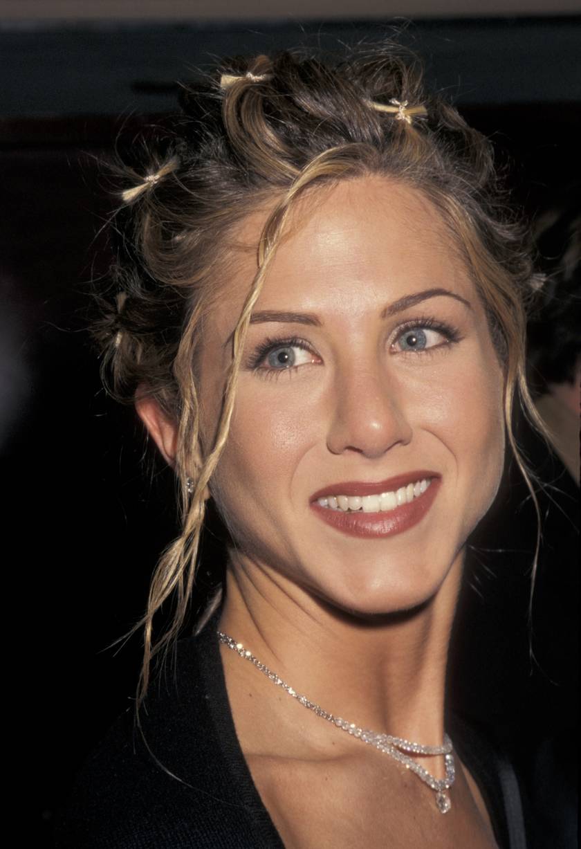 Jennifer Aniston 1998-as frizurája egy az egyben megtestesíti a ’90-es évek hajtrendjeit.