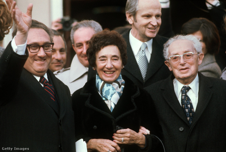 Henry Kissinger és szülei 1975-ben ellátogattak a szülővárosába, a németországi Fürthbe