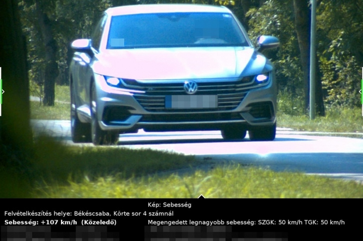 Volkswagen Arteon halad 57 km/h-val a sebességhatár felett - A kép illusztráció - Fotó: Police.hu