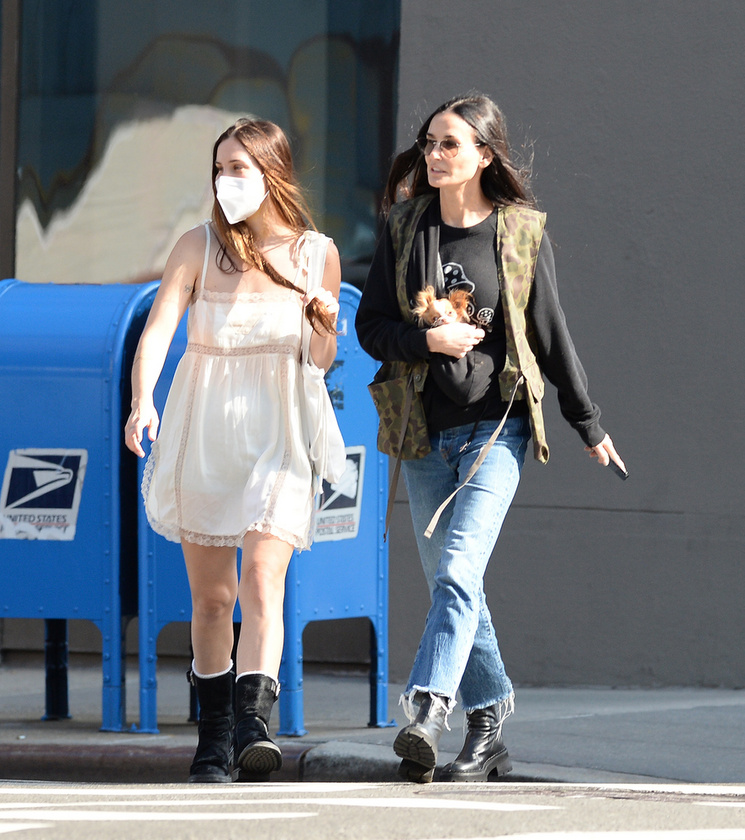 Demi Moore-t a középső lányával, Scouttal vásárolt a minap New Yorkban