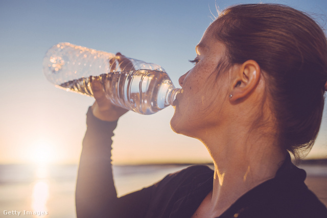 A palackozott vizeket 2 éven belül el kell fogyasztani
