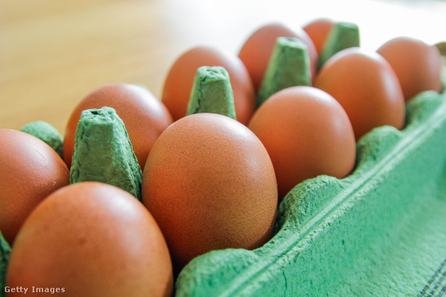 A tojást mindig más élelmiszerektől elkülönítve tároljuk