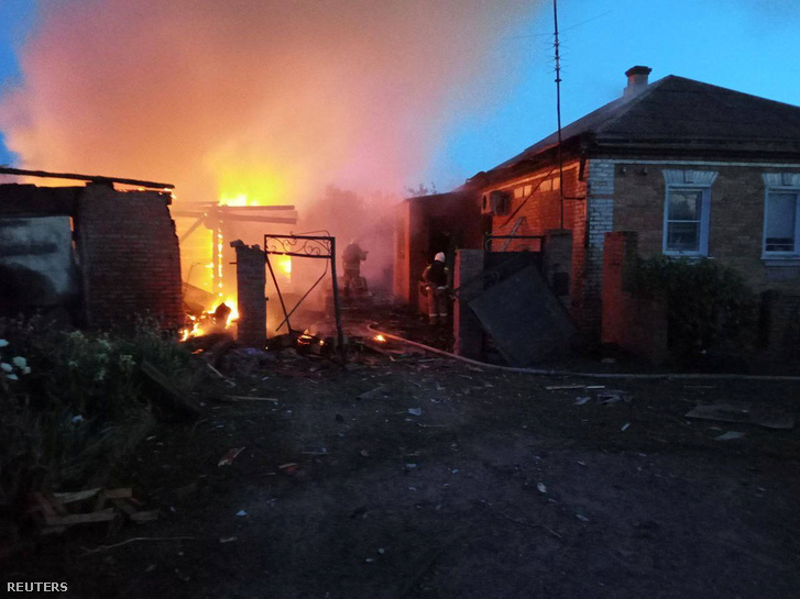 Tűz egy támadást követően a belgorodi régióban 2023. június 2-án