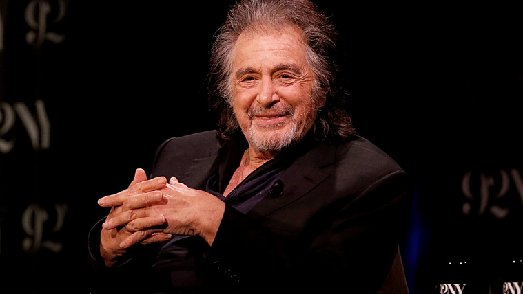 Széles mosollyal az arcán vette elejét a&nbsp;pletykáknak Al Pacino