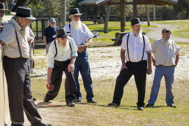 Az amish férfiak egymás között játszani is szoktak, legalábbis nyáron