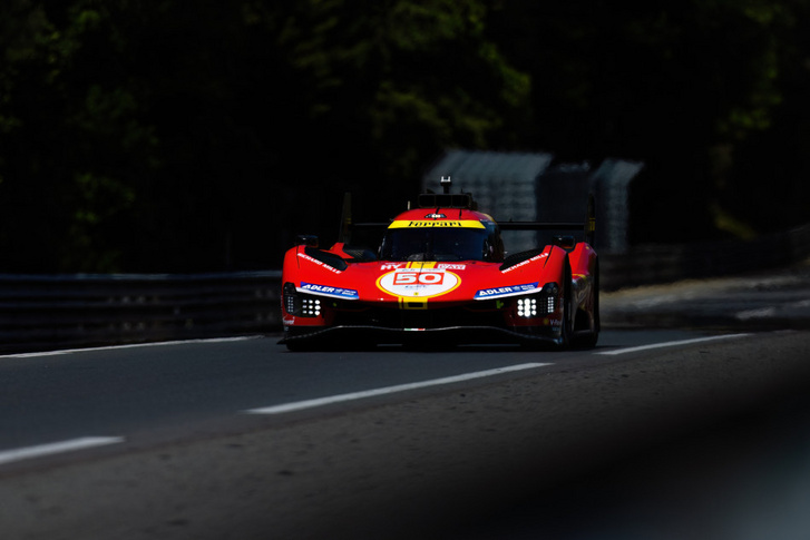 A Ferrari egyik versenyautója a kvalifikáción - Fotó: FIA