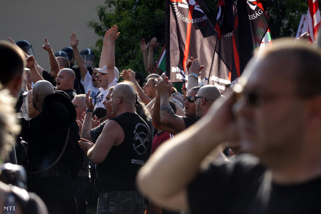 A Jobbik és több radikális szervezet részvételével megtartott demonstráció. Devecser, 2012. augusztus 5.