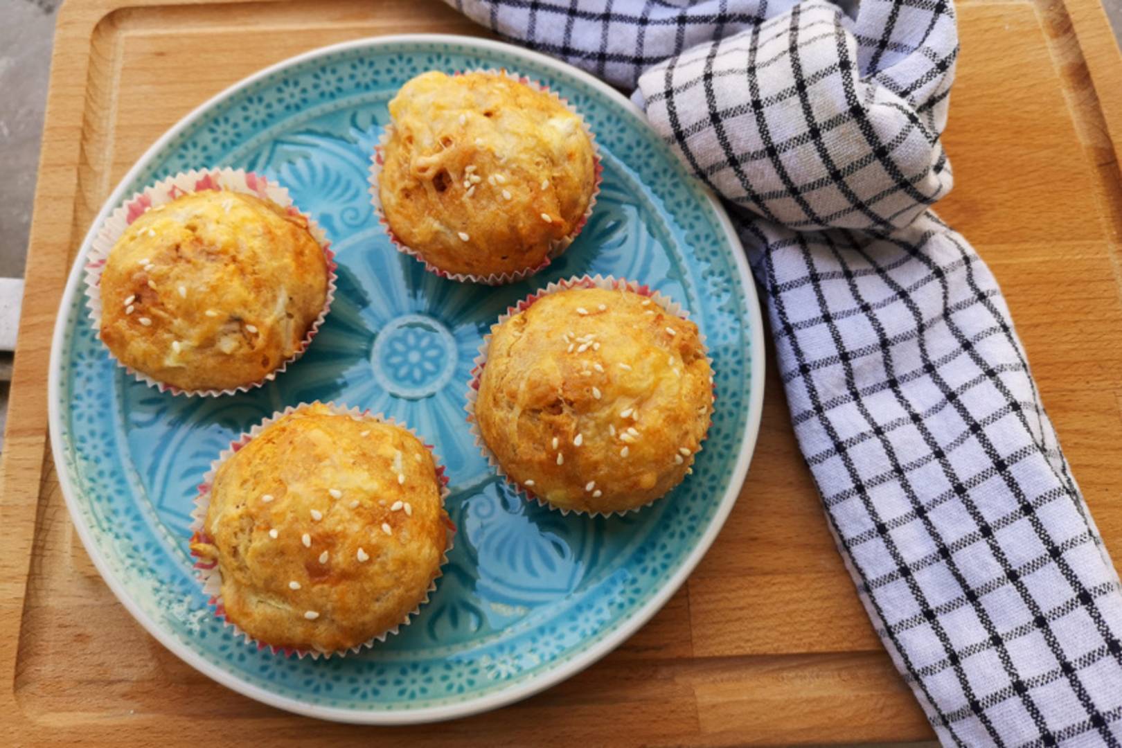 kolbaszos-sajtos-muffin