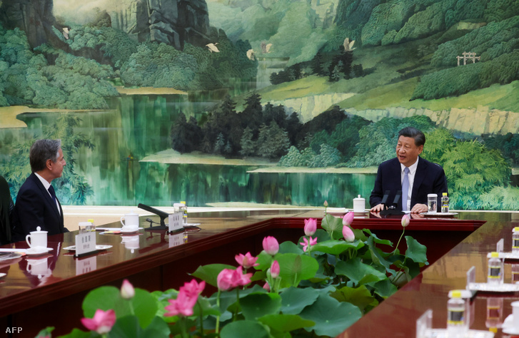 Antony Blinken amerikai külügyminiszter a Hszi Csin-ping kínai elnökkel folytatott megbeszélésen Pekingben 2023. június 19-én