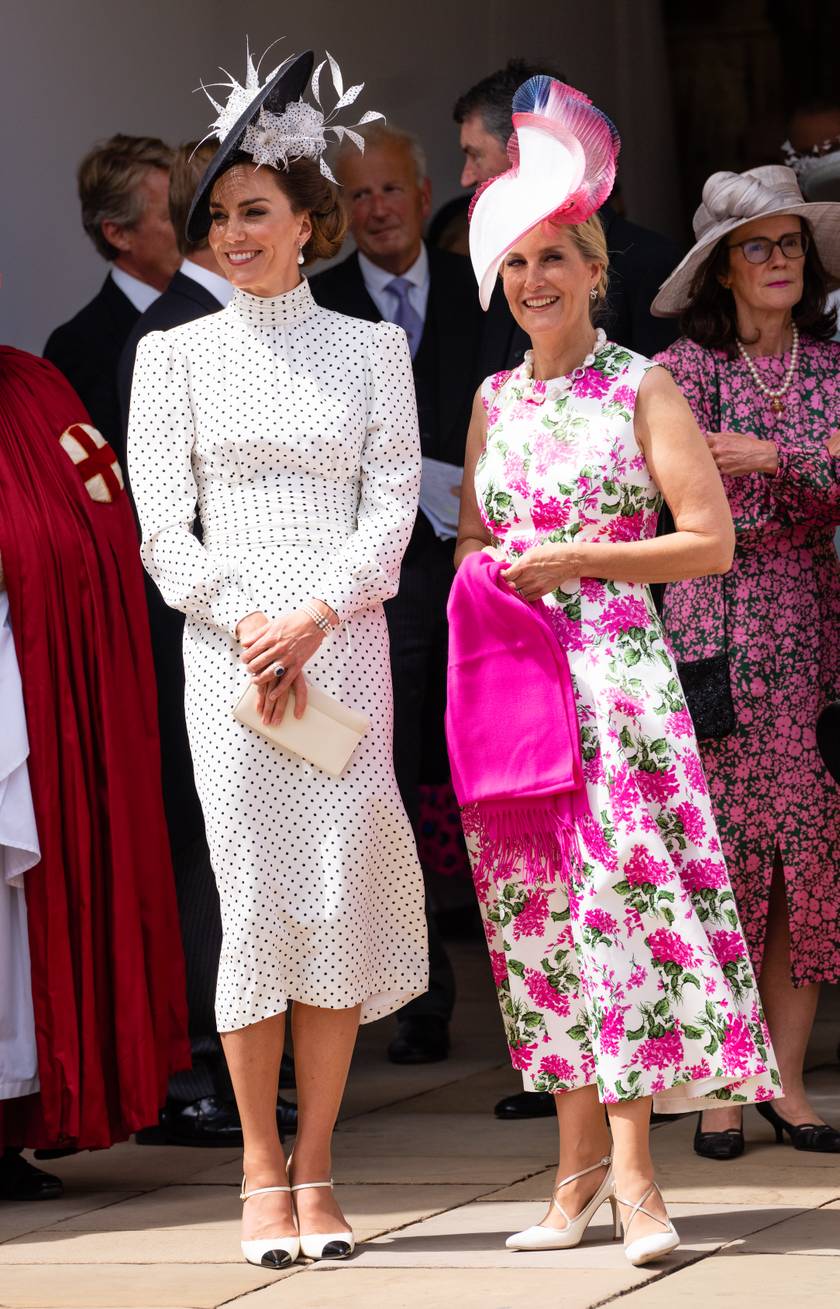 Katalin hercegné egy Alessandra Rich ruhát, Zsófia hercegné egy Emilia Wickstead kreációt viselt.