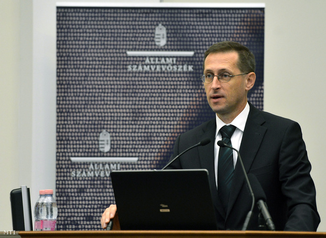Varga Mihály nemzetgazdasági miniszter beszél az Állami Számvevőszék (ÁSZ) Országkockázatok/ hosszú távú államháztartási kockázatok felmérése és kezelése című konferencián