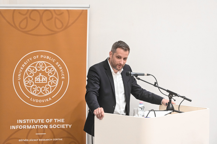 Török Bernát, az NKE Információs Társadalom Kutatóintézet vezetője