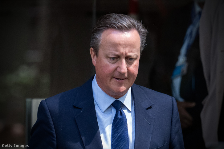 David Cameron volt brit miniszterelnök nyilvános meghallgatását követően Londonban 2023. június 19-én