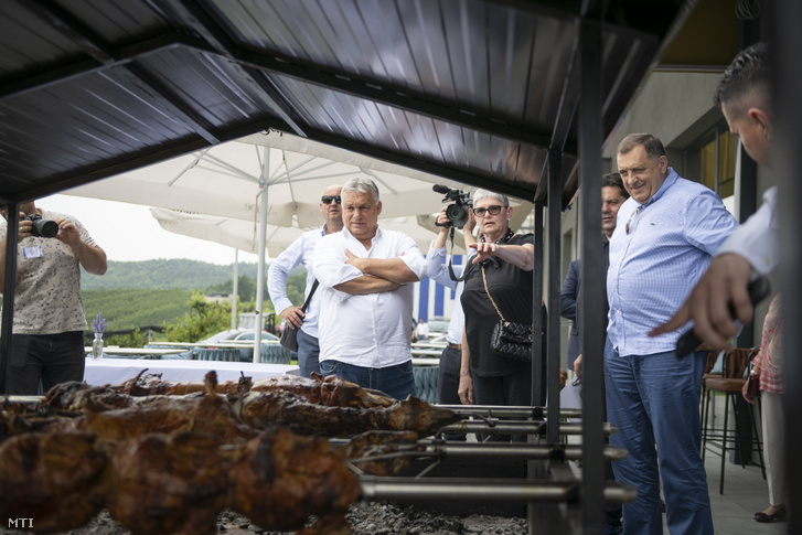 Orbán Viktor miniszterelnök és Milorad Dodik, a boszniai Szerb Köztársaság elnöke kiránduláson Banja Luka közelében 2023. június 23-án