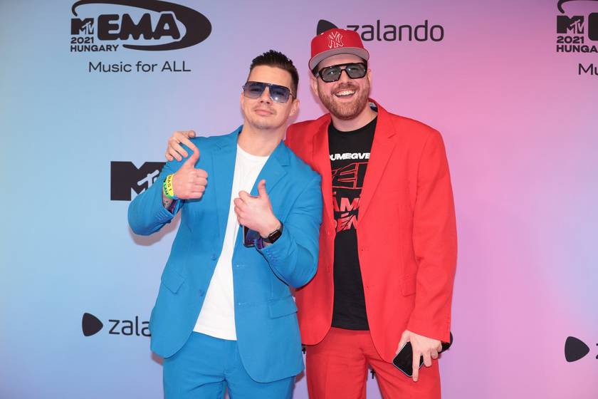 Diaz és Fluor 2021 novemberében az MTV Europe Music Awards budapesti gáláján.