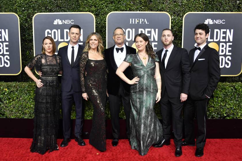Íme, Tom Hanks családja: Rita Wilson mellett Colin Hanks és a felesége, Samantha Bryant látható. A színész balján pedig lánya, Elizabeth áll.
